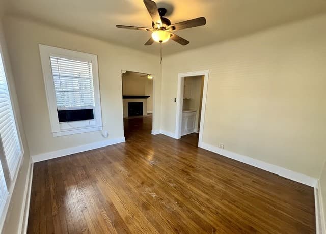 1-bedroom rental at 424 E Ashby Pl Unit 1 in San Antonio, TX — photo 4