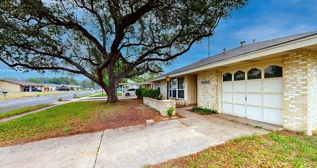 3-bedroom rental at 5058 Galahad Dr in San Antonio, TX — photo 5