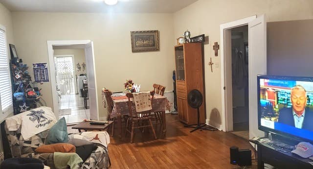 3-bedroom rental at 3303 W Travis St in San Antonio, TX — photo 5