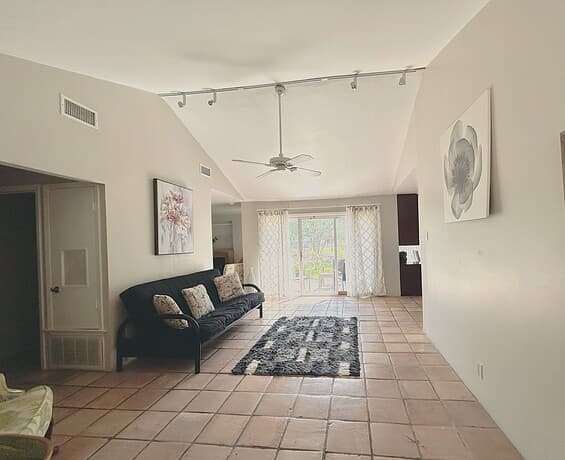 2-bedroom rental at 5714 Woodcraft in San Antonio, TX — photo 4