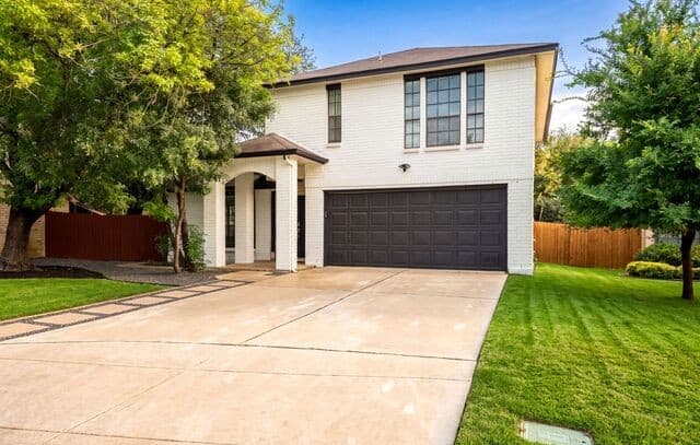 3-bedroom rental at 9219 Big Bethel Dr in San Antonio, TX — photo 3