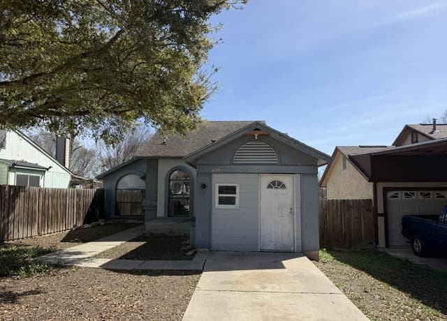 3-bedroom rental at 4146 Sunrise Point Dr in San Antonio, TX — photo 1