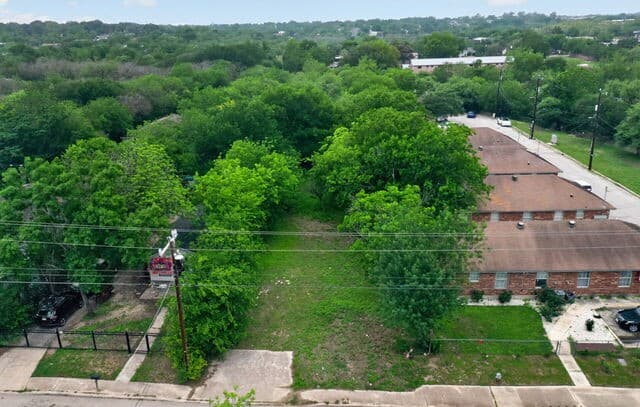 rental at 1647 Amanda ST in San Antonio, TX — photo 2