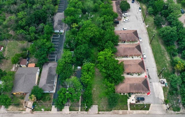 rental at 1647 Amanda ST in San Antonio, TX — photo 4