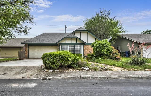 4-bedroom rental at 17111 Ivy Grn in San Antonio, TX — photo 1