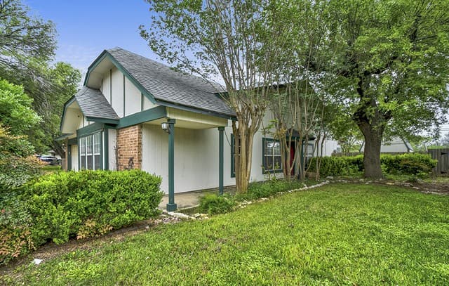 4-bedroom rental at 17111 Ivy Grn in San Antonio, TX — photo 3
