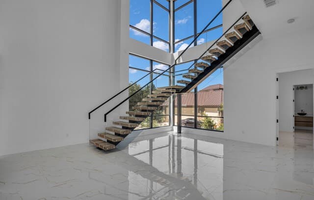 5-bedroom rental at 19526 Terra Elm in San Antonio, TX — photo 3