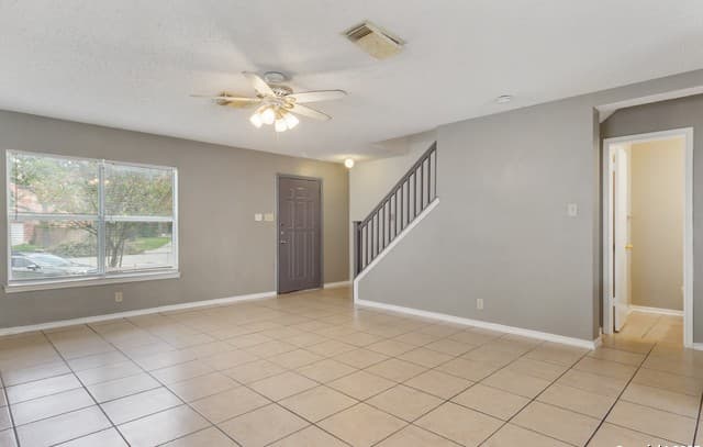 3-bedroom rental at 8310 Border Ridge Dr in San Antonio, TX — photo 4