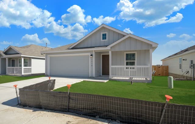 3-bedroom rental at 5510 Basil Chase in St Hedwig, TX — photo 2