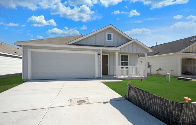 3-bedroom rental at 5510 Basil Chase in St Hedwig, TX — photo 3