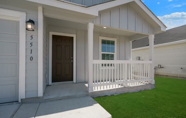 3-bedroom rental at 5510 Basil Chase in St Hedwig, TX — photo 4
