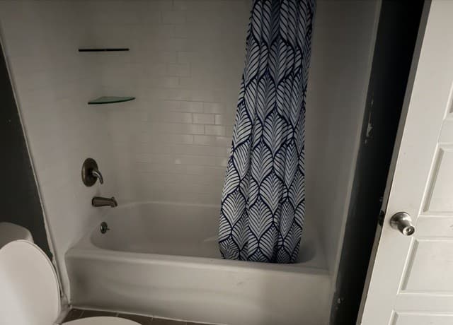 3-bedroom rental at 910 Lamar St in San Antonio, TX — photo 1