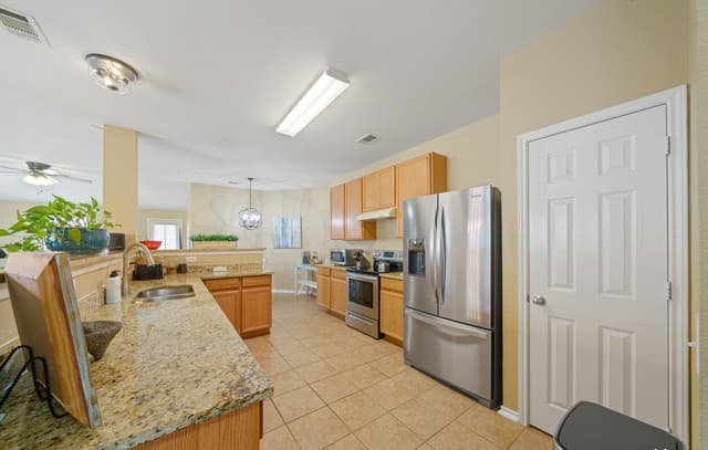 3-bedroom rental at 6108 Black Butte in Schertz, TX — photo 3