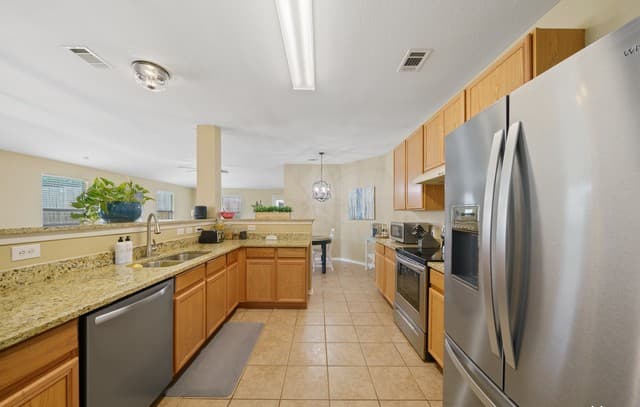 3-bedroom rental at 6108 Black Butte in Schertz, TX — photo 4