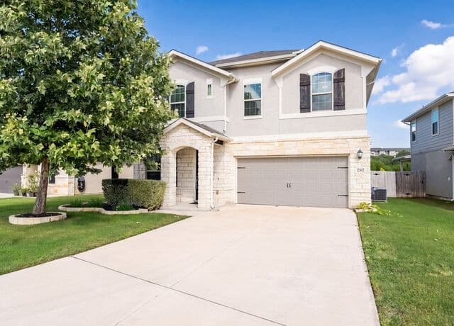 4-bedroom rental at 12802 Fairview Farms in San Antonio, TX — photo 3