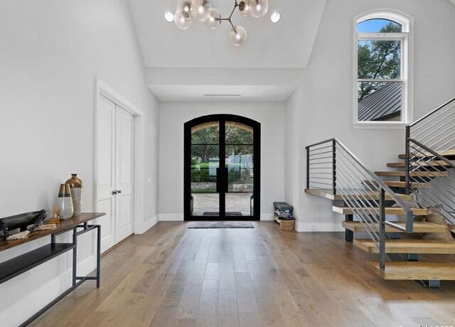 6-bedroom rental at 7 Davenport Lane in San Antonio, TX — photo 4