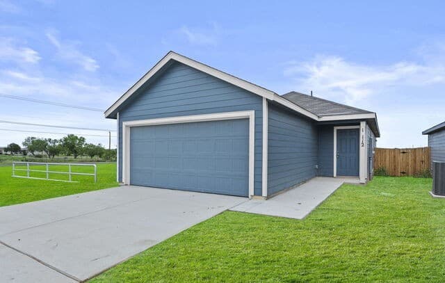 3-bedroom rental at 13112 Hancock Pool in San Antonio, TX — photo 1