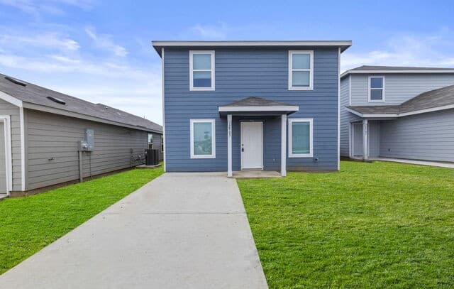 4-bedroom rental at 12903 Kathleen St in St Hedwig, TX — photo 1