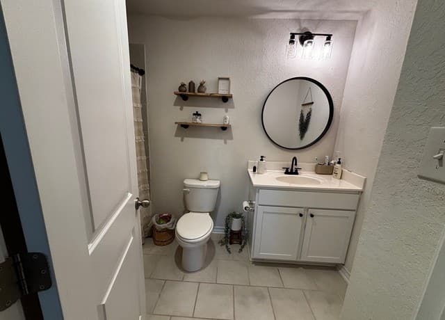 5-bedroom rental at 9607 Salers Spgs in San Antonio, TX — photo 4