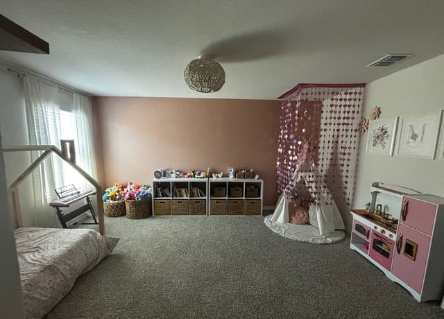 5-bedroom rental at 9607 Salers Spgs in San Antonio, TX — photo 5