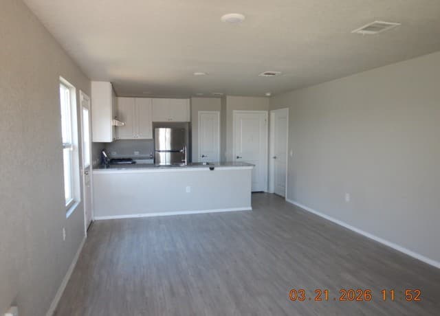3-bedroom rental at 7211 Lavaca Blf in San Antonio, TX — photo 2