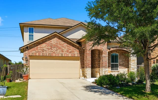 4-bedroom rental at 6826 Fort Bnd in San Antonio, TX — photo 1