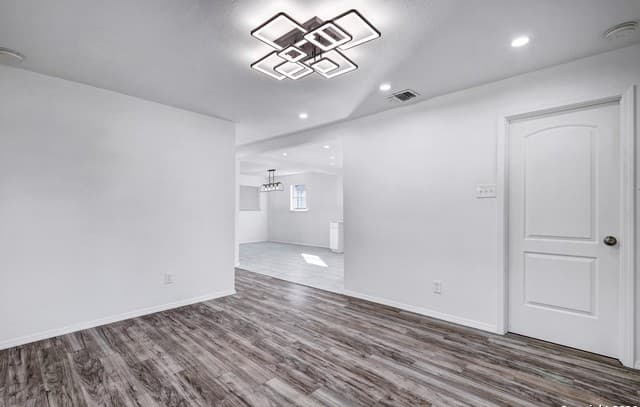 4-bedroom rental at 1112 Gladstone in San Antonio, TX — photo 5