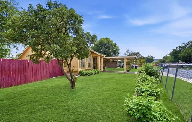 3-bedroom rental at 4206 Sunrise Creek Dr in San Antonio, TX — photo 2