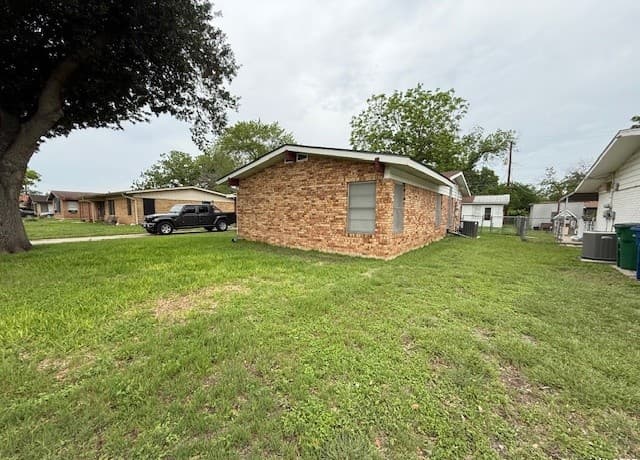 3-bedroom rental at 4519 Creekmoor Dr in San Antonio, TX — photo 1