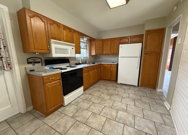 3-bedroom rental at 4519 Creekmoor Dr in San Antonio, TX — photo 5