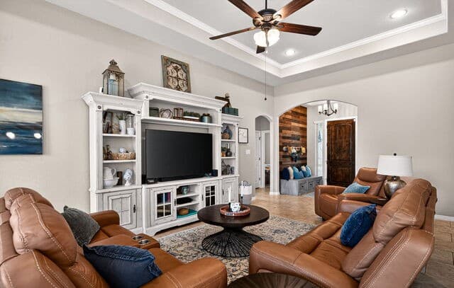 4-bedroom rental at 15512 Albrecht Ln in Selma, TX — photo 2