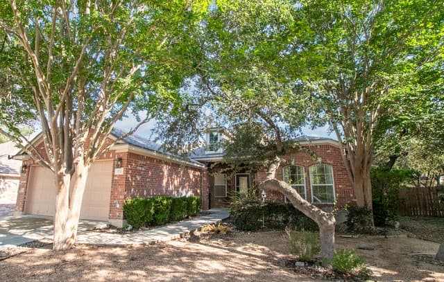 3-bedroom rental at 1210 Mineral Hls in San Antonio, TX — photo 1