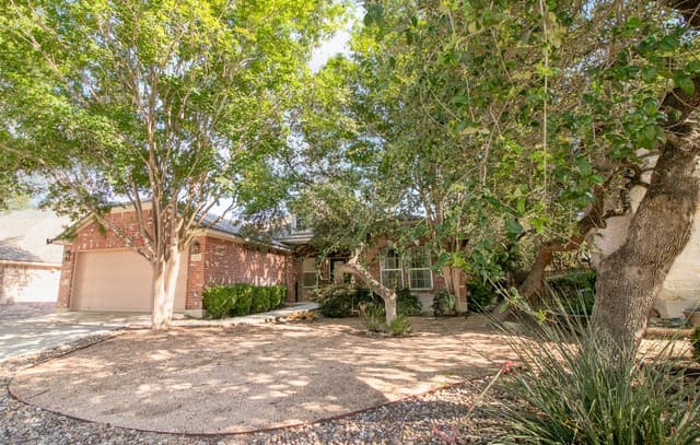 3-bedroom rental at 1210 Mineral Hls in San Antonio, TX — photo 4