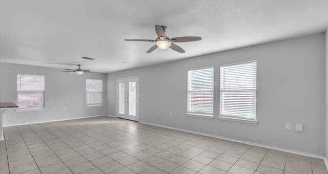4-bedroom rental at 7435 Primrose Post in San Antonio, TX — photo 4