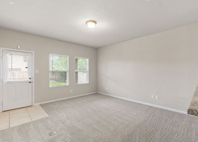 3-bedroom rental at 7210 Archers Grove in San Antonio, TX — photo 5