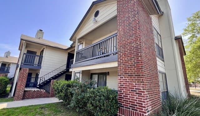 rental at 806 Station in Converse, TX — photo 1