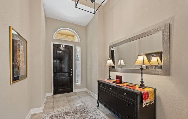 4-bedroom rental at 8502 Nichols Rim in Boerne, TX — photo 5