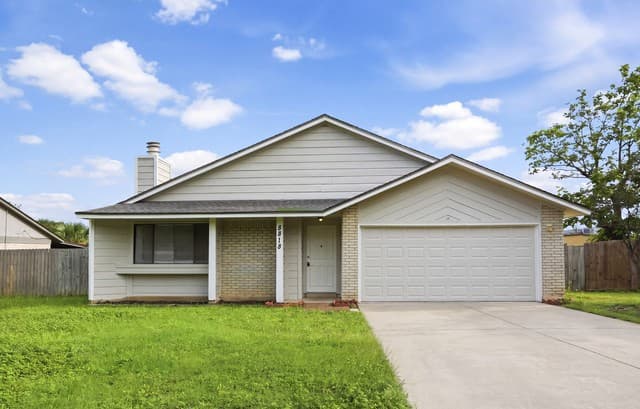 3-bedroom rental at 8818 Ridge Gate St in San Antonio, TX — photo 1