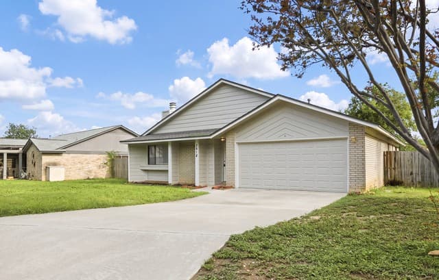 3-bedroom rental at 8818 Ridge Gate St in San Antonio, TX — photo 2