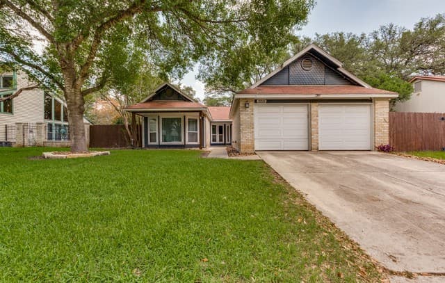 3-bedroom rental at 3215 Morning Crk in San Antonio, TX — photo 1