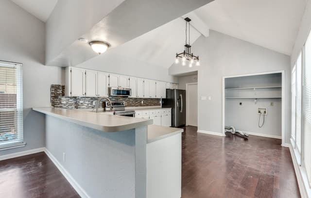 3-bedroom rental at 3215 Morning Crk in San Antonio, TX — photo 5