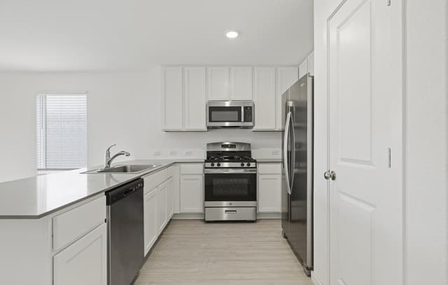 4-bedroom rental at 116 Bens Bluff in Fredericksburg, TX — photo 5