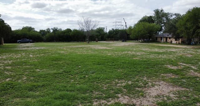 rental at 8202 New Laredo HWY in San Antonio, TX — photo 4