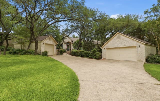 3-bedroom rental at 1418 Rain Song in San Antonio, TX — photo 1