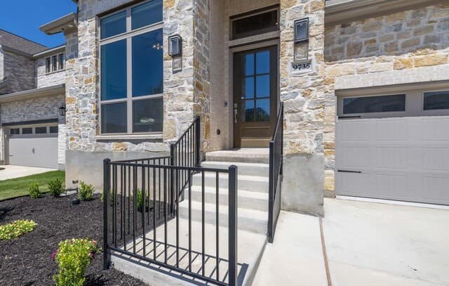 4-bedroom rental at 9735 War Party Trl in San Antonio, TX — photo 5