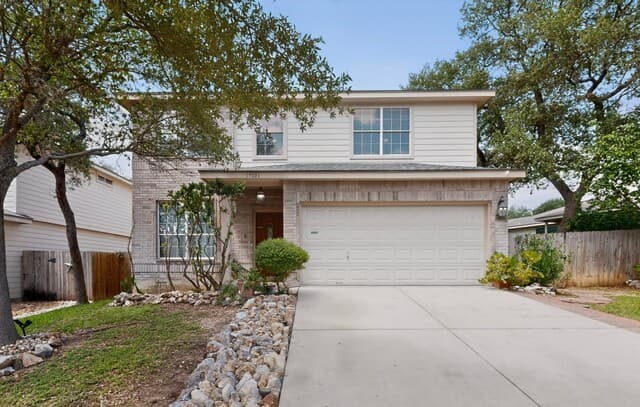 3-bedroom rental at 17031 Graham Walk in San Antonio, TX — photo 1