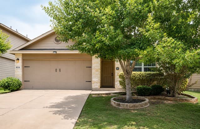 4-bedroom rental at 8838 Palmetto Falls in San Antonio, TX — photo 5