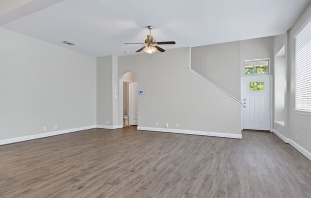 3-bedroom rental at 17327 Moscato in San Antonio, TX — photo 4