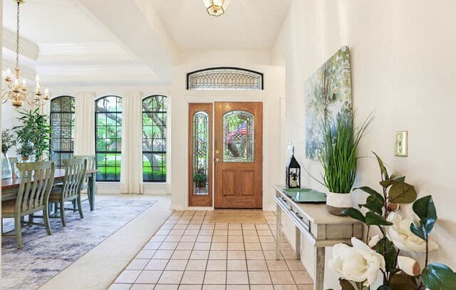 5-bedroom rental at 19221 Heather Forest in San Antonio, TX — photo 4