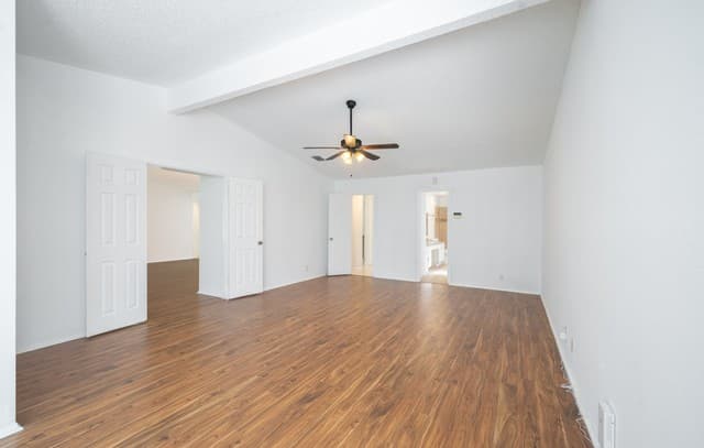 3-bedroom rental at 3220 Le Blanc St in San Antonio, TX — photo 4